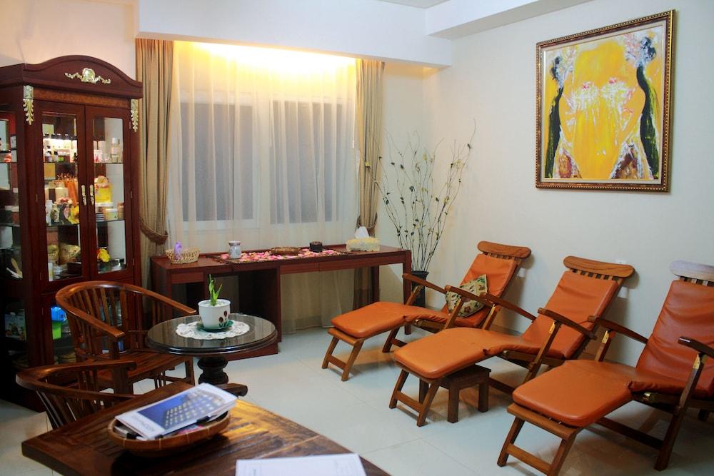 Aston Manado Hotel Екстер'єр фото