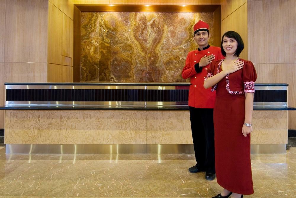 Aston Manado Hotel Екстер'єр фото