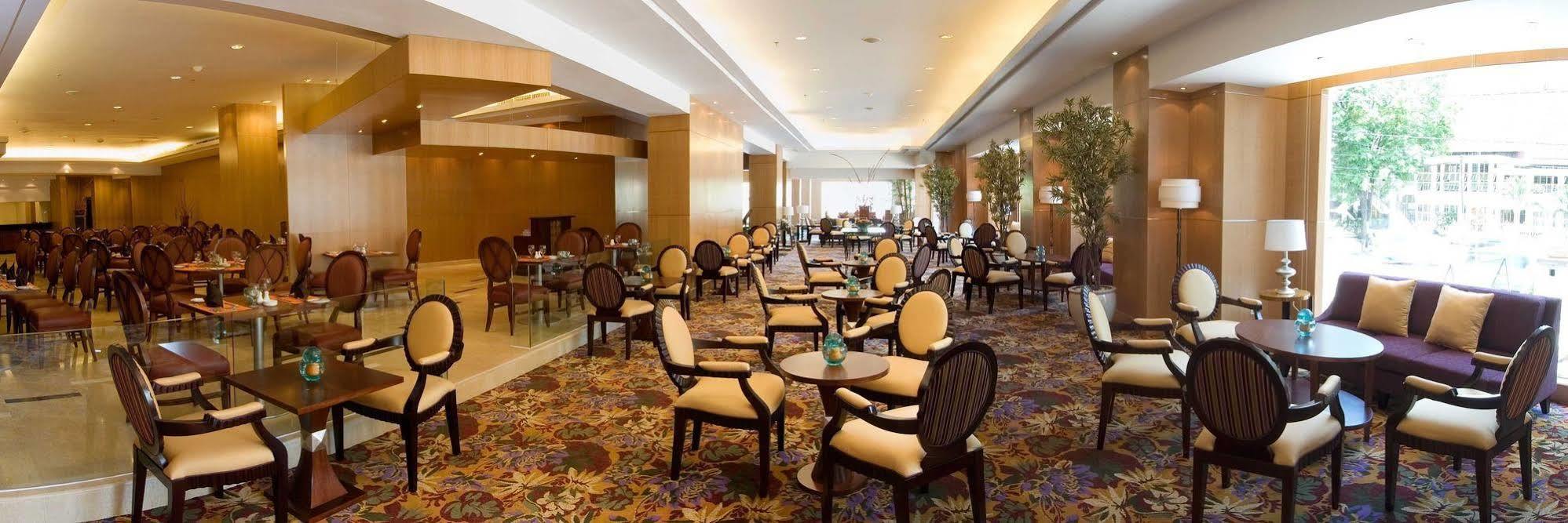 Aston Manado Hotel Екстер'єр фото